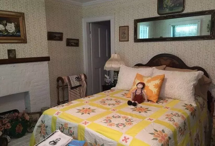 The Pratt Smith House B&b