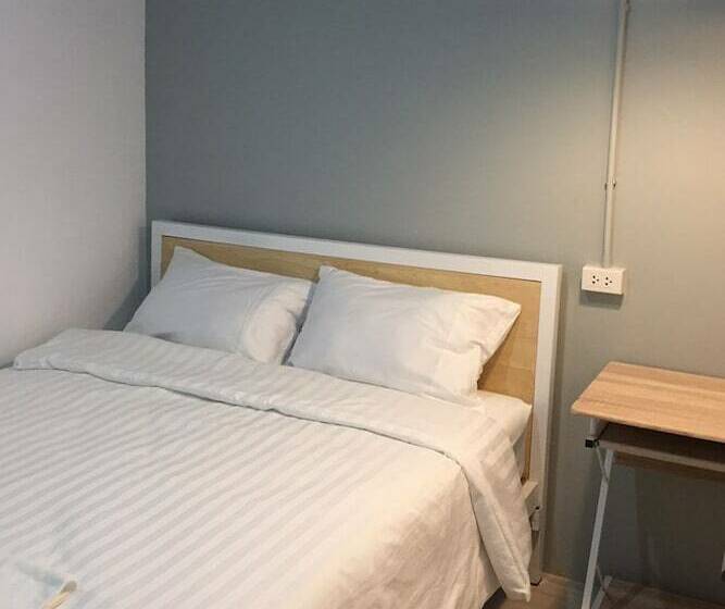 Local Time Bangkok   Hostel