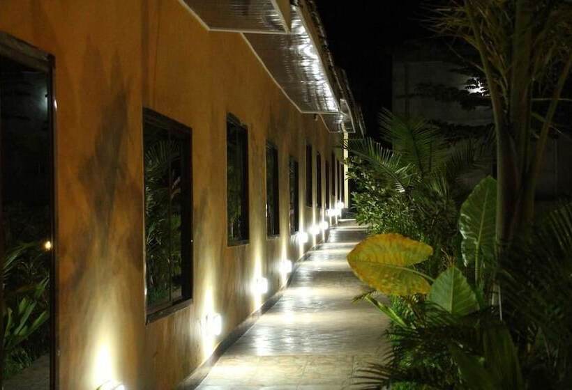 تختخواب و صبحانه Basecha Garden Lodge