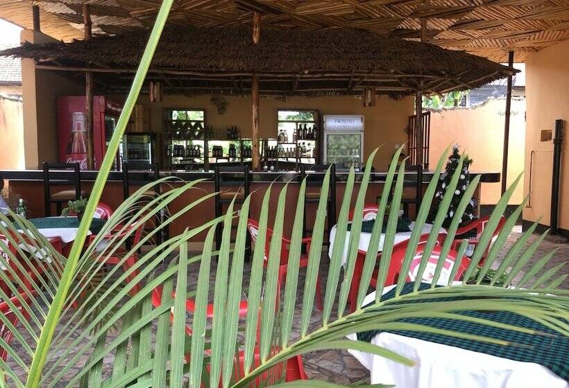 تختخواب و صبحانه Basecha Garden Lodge