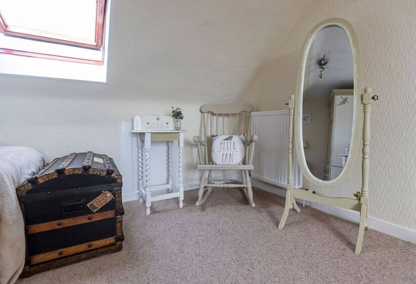 تختخواب و صبحانه Craigmount