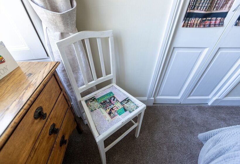 تختخواب و صبحانه Craigmount