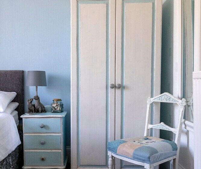 تختخواب و صبحانه Craigmount