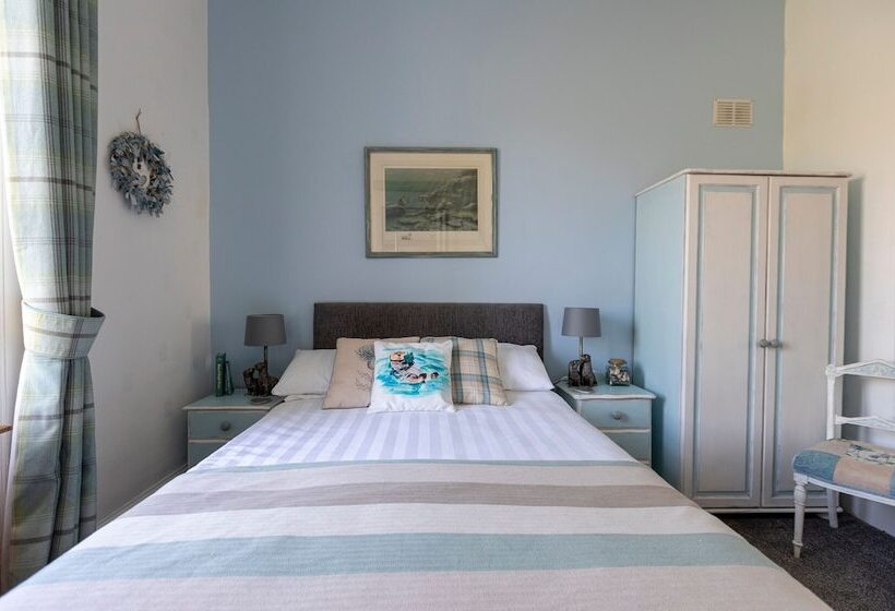 تختخواب و صبحانه Craigmount