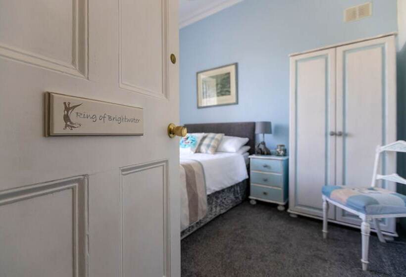 تختخواب و صبحانه Craigmount