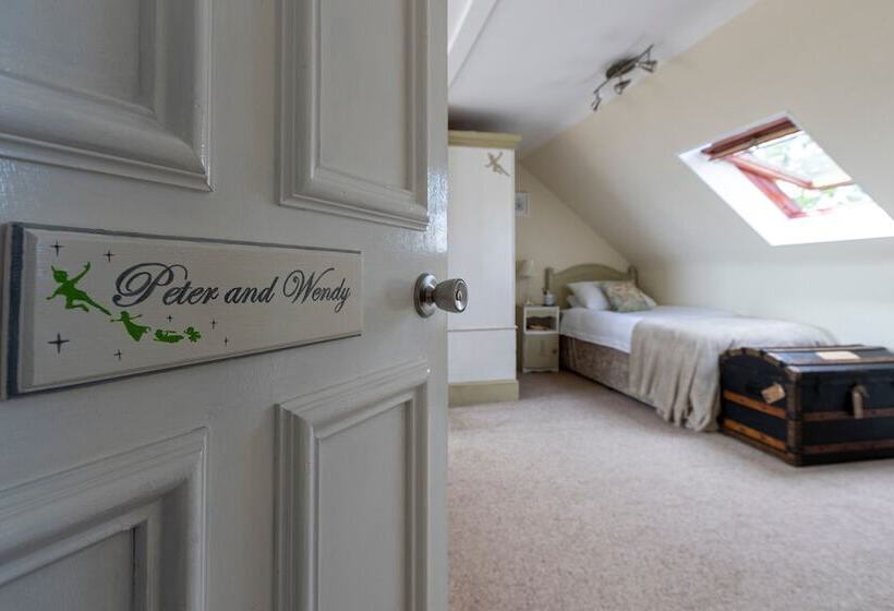 تختخواب و صبحانه Craigmount