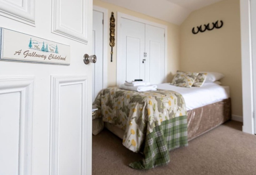 تختخواب و صبحانه Craigmount