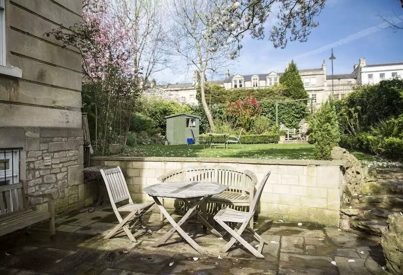 تختخواب و صبحانه Grosvenor Villa