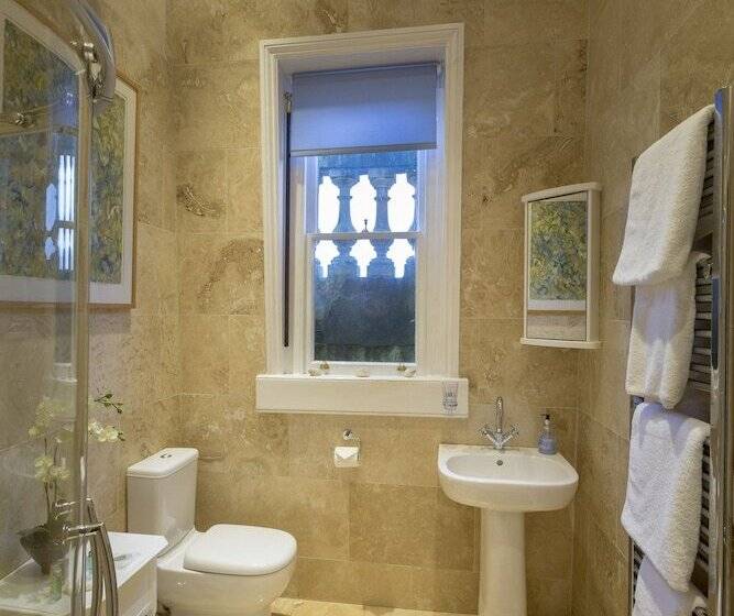 Bed and Breakfast Grosvenor Villa