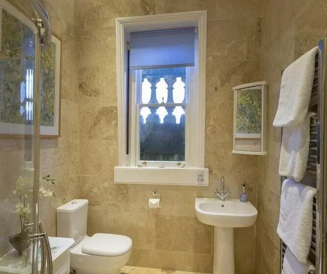 تختخواب و صبحانه Grosvenor Villa