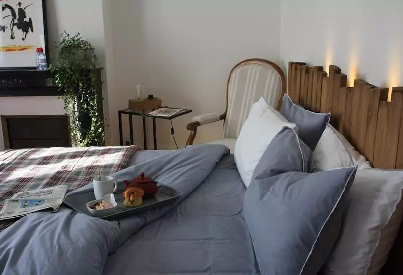 تختخواب و صبحانه La Villa Dunois