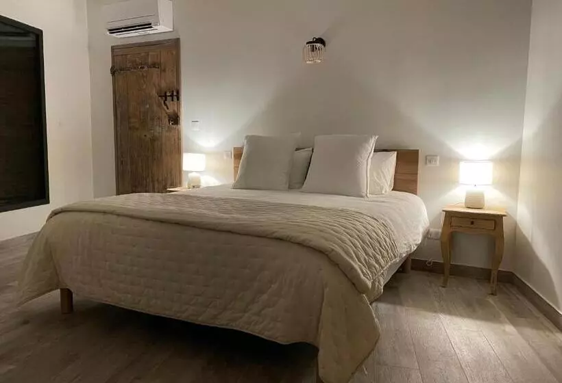 Aamiaismajoitus (B&B) Mas La Chêneraie Lourmarin   Au Calme, à 10 Mn Du Centre Ville à Pied