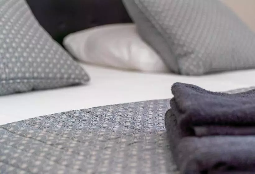 Aamiaismajoitus (B&B) Mas La Chêneraie Lourmarin   Au Calme, à 10 Mn Du Centre Ville à Pied