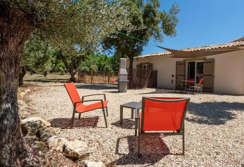 Aamiaismajoitus (B&B) Mas La Chêneraie Lourmarin   Au Calme, à 10 Mn Du Centre Ville à Pied