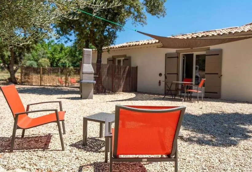 Aamiaismajoitus (B&B) Mas La Chêneraie Lourmarin   Au Calme, à 10 Mn Du Centre Ville à Pied