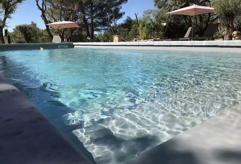 Aamiaismajoitus (B&B) Mas La Chêneraie Lourmarin   Au Calme, à 10 Mn Du Centre Ville à Pied