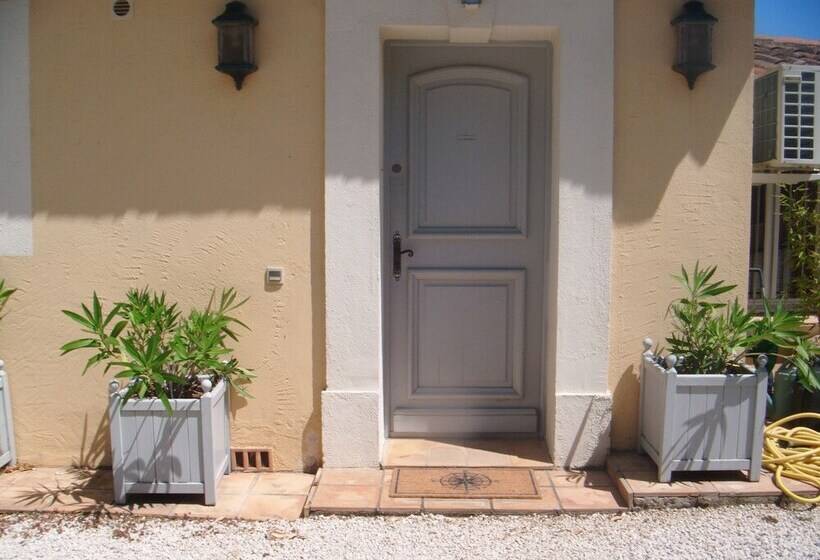 Bed and Breakfast Mavilla Akwaba