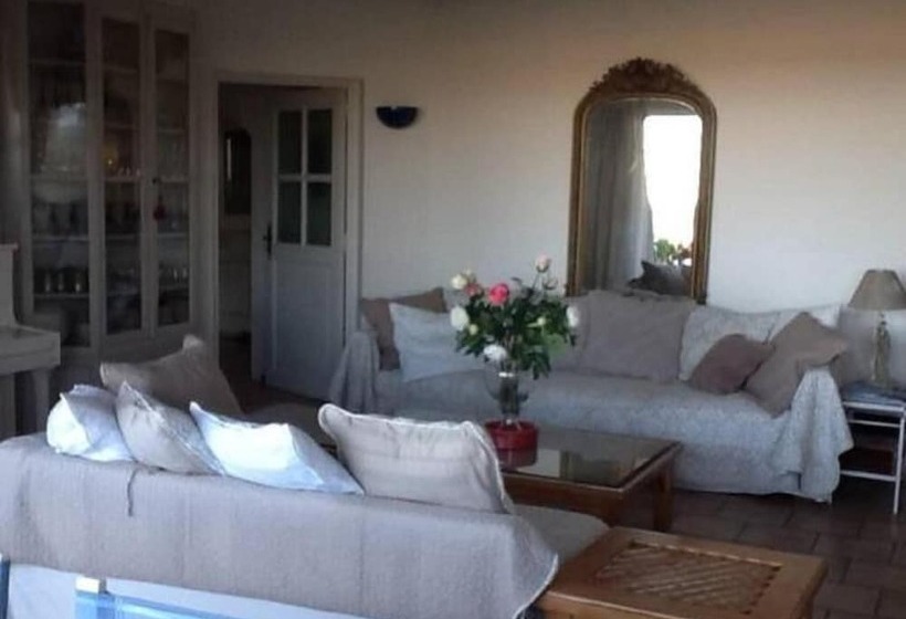 Bed and Breakfast Mavilla Akwaba