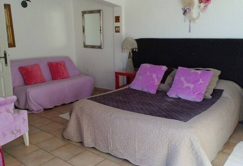 Bed and Breakfast Mavilla Akwaba