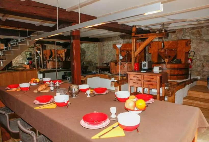 Aamiaismajoitus (B&B) Moulin D Entre Les Roches