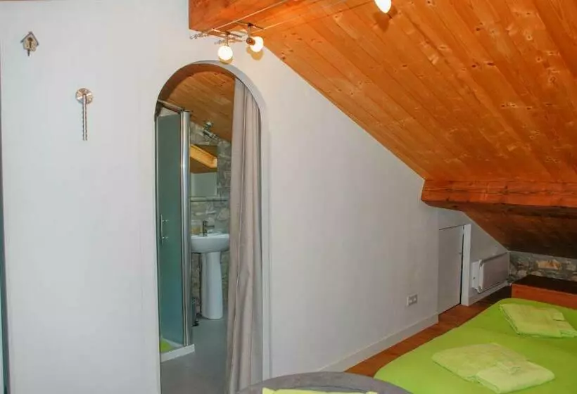 Aamiaismajoitus (B&B) Moulin D Entre Les Roches