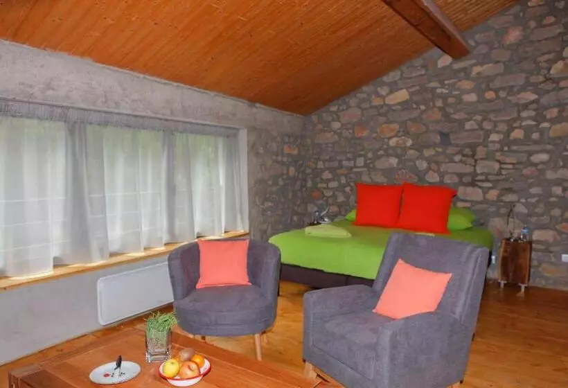 Aamiaismajoitus (B&B) Moulin D Entre Les Roches