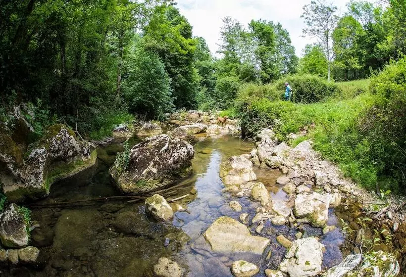 Aamiaismajoitus (B&B) Moulin D Entre Les Roches