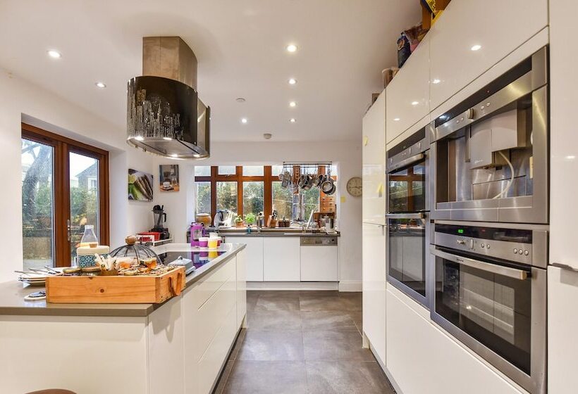 צימר The Enclave