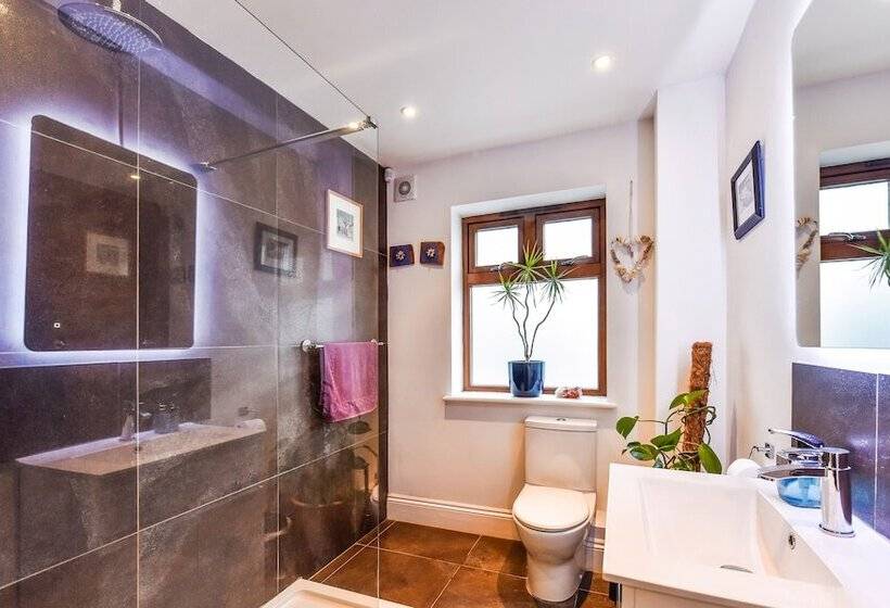 צימר The Enclave