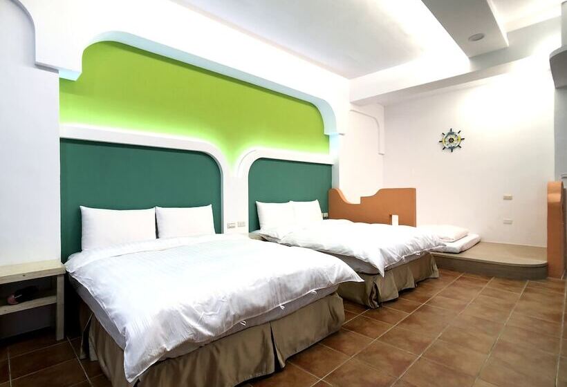تختخواب و صبحانه Kenting True Color Hostel