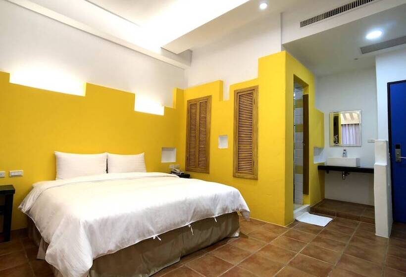 تختخواب و صبحانه Kenting True Color Hostel