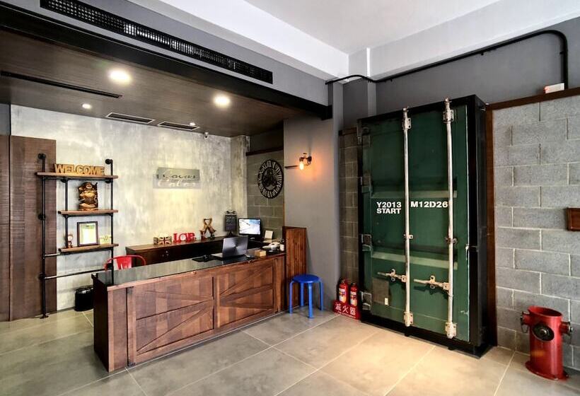 تختخواب و صبحانه Kenting True Color Hostel