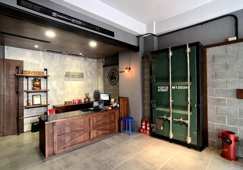 تختخواب و صبحانه Kenting True Color Hostel