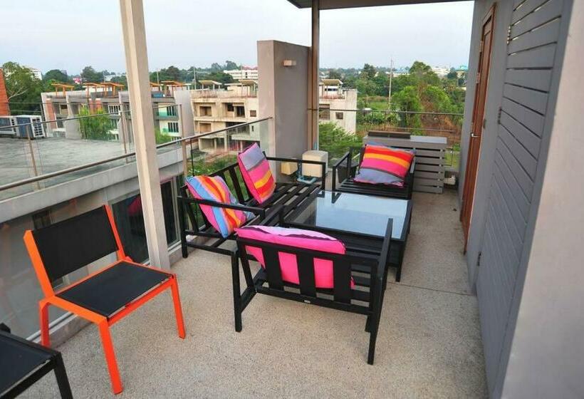 Baan Sandbox Pattaya Beachfront Villa