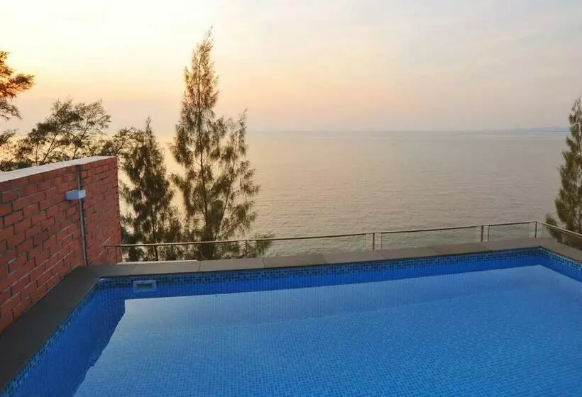 Baan Sandbox Pattaya Beachfront Villa