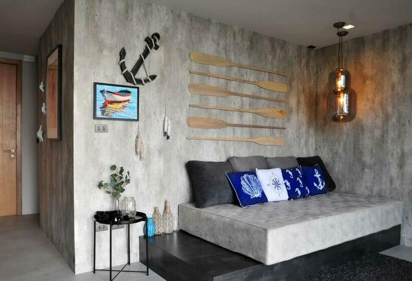 Baan Sandbox Pattaya Beachfront Villa