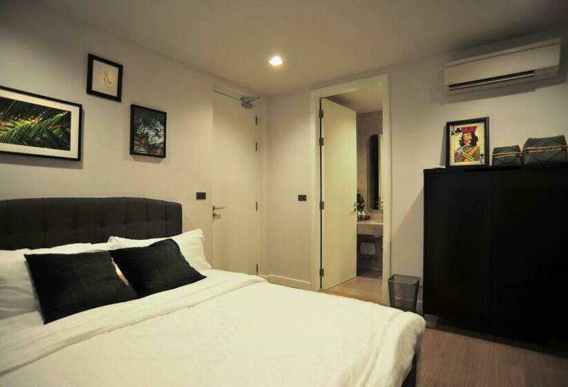 Baan Sandbox Pattaya Beachfront Villa