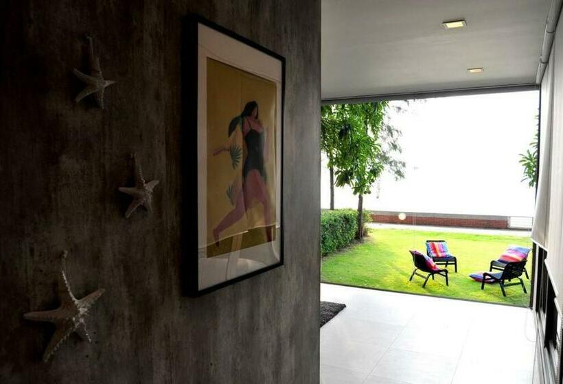 Baan Sandbox Pattaya Beachfront Villa