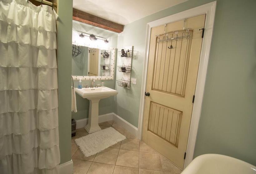 The Barn At Strasburg B&b