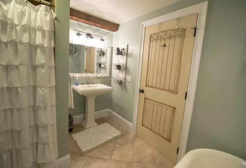 The Barn At Strasburg B&b