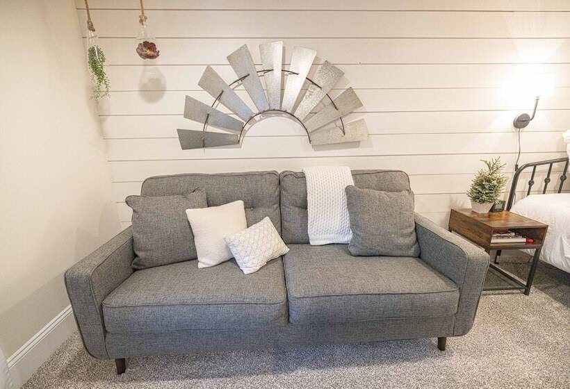 The Barn At Strasburg B&b