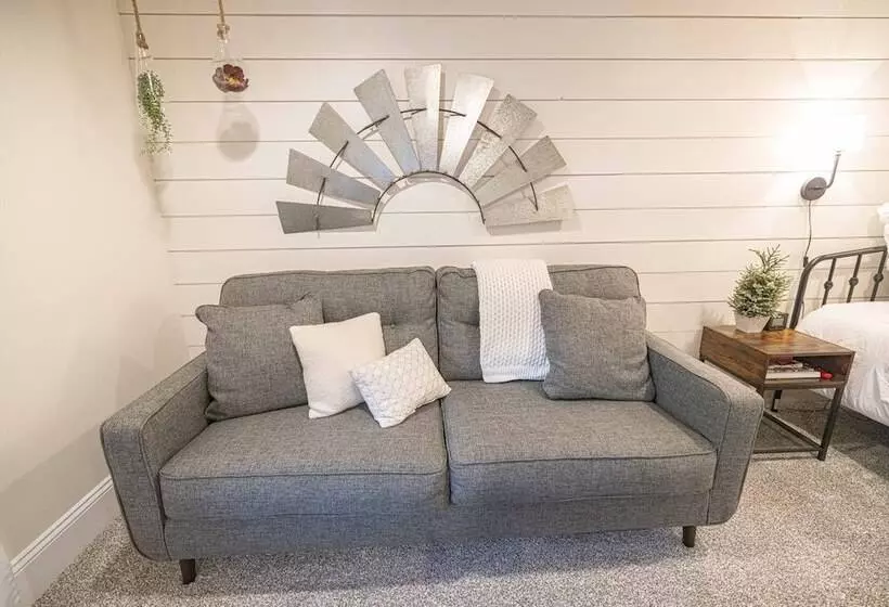 The Barn At Strasburg B&b