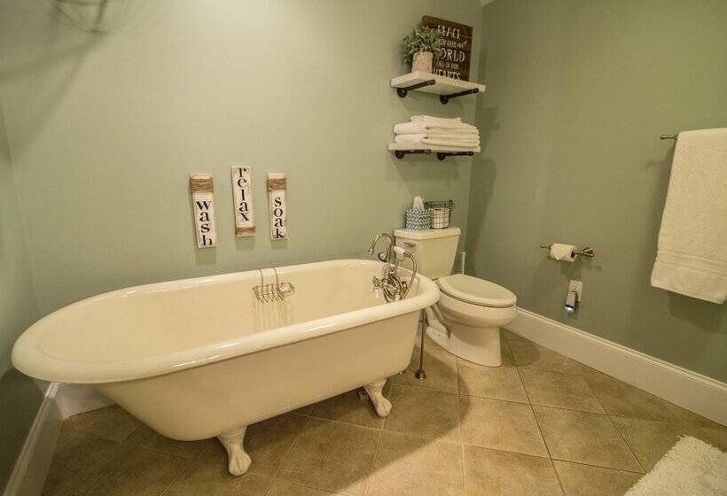 The Barn At Strasburg B&b