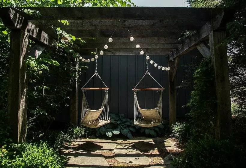 The Barn At Strasburg B&b