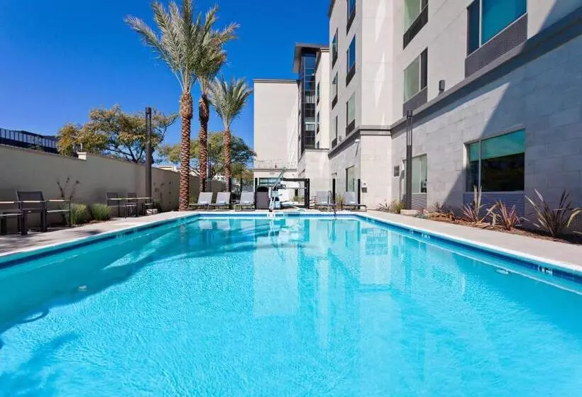 Towneplace Suites By Marriott San Diego Central