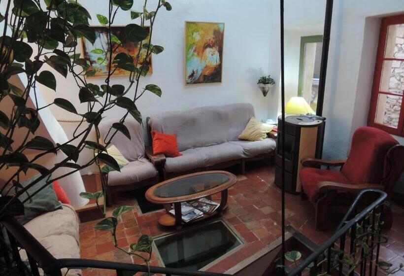 Bed and Breakfast La Maison Bleue