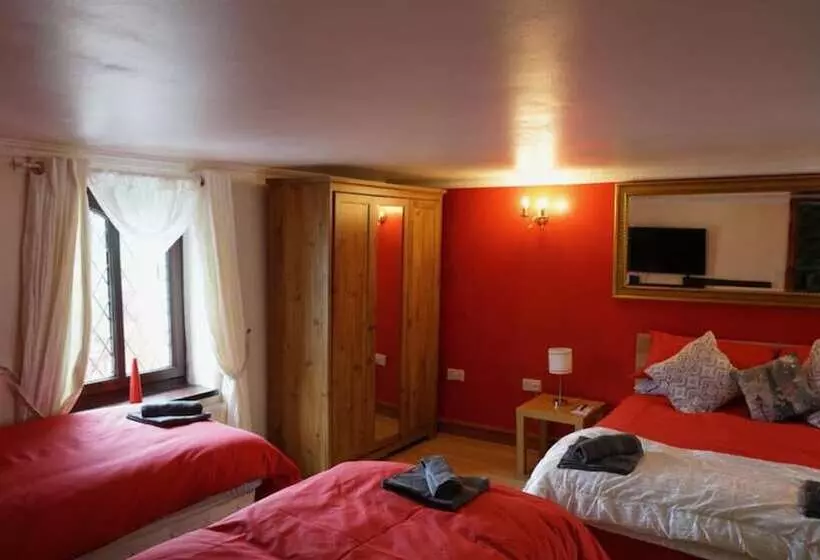 Aamiaismajoitus (B&B) Pentre Riding Stables