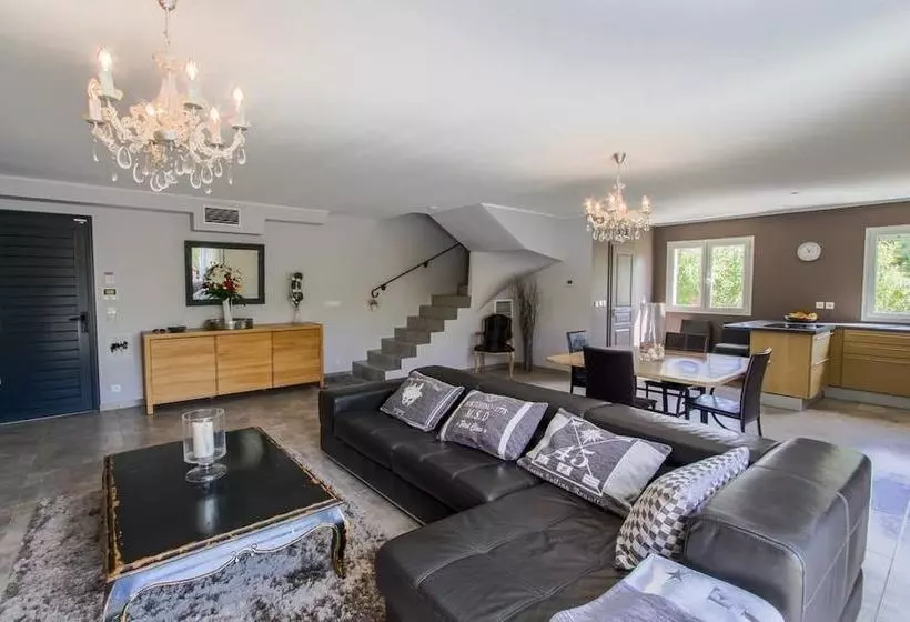 Homelly  Belle Maison Avec Piscine