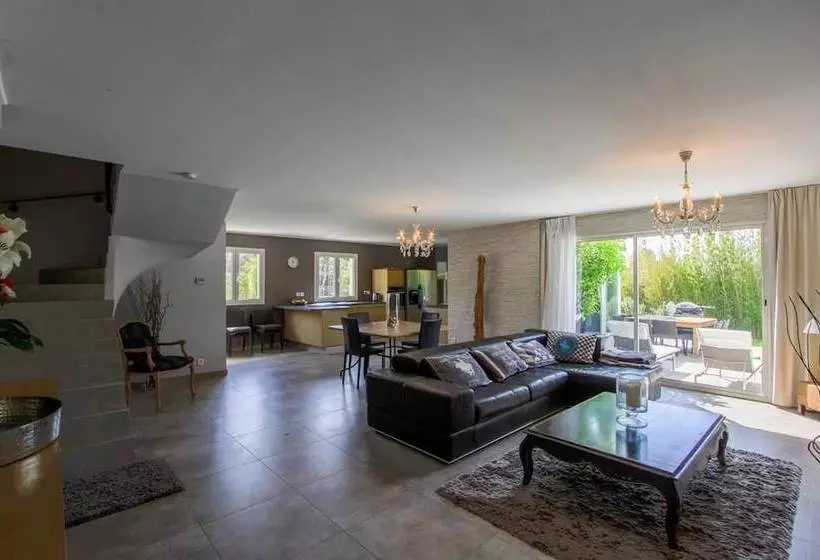 Homelly  Belle Maison Avec Piscine