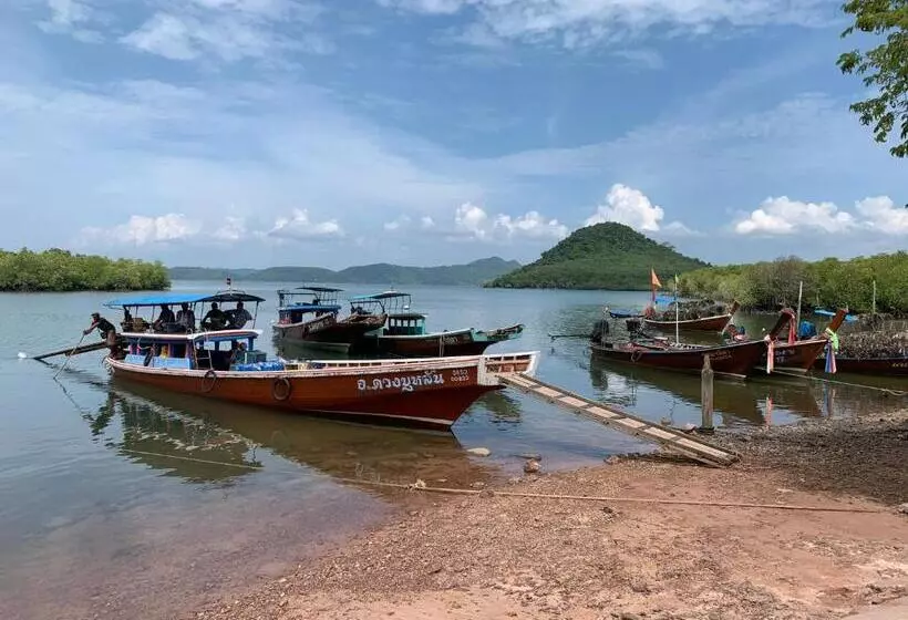 Hotelli Horizon Beach Resort Koh Jum